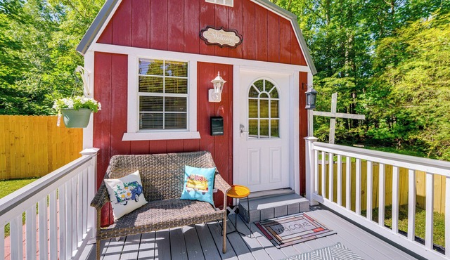 Pet-Friendly Raleigh Tiny Home w/Patio