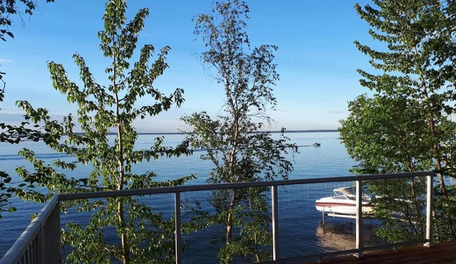 Pigeon Lake Alberta Lakefront cabin