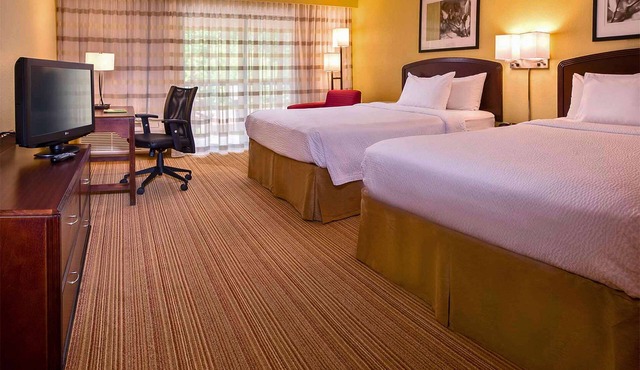 Pleasant Stay, Convenient Location! 3 Comfortable Units, Free Parking, Pool