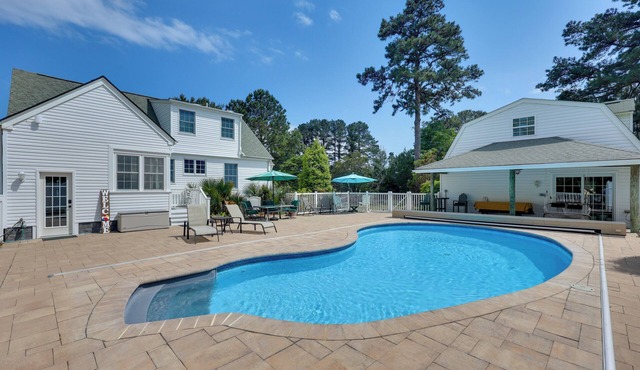 Pool & Dock Access! Bohannon Cottage on the Bay