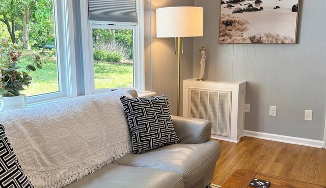 Poseidon’s Mini Getaway: Serene Outer Banks Retreat Near the Beach in Kitty Hawk
