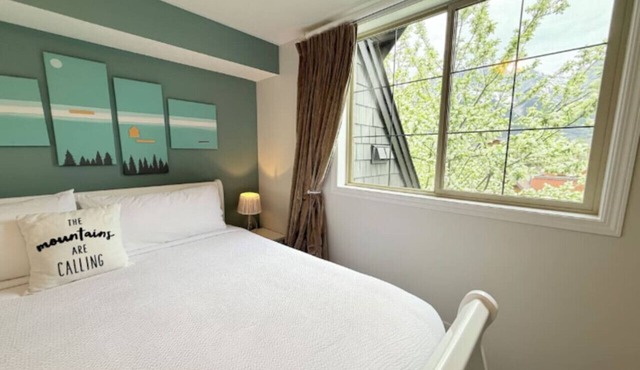 Premium 2-Bedroom Townhouse+ Mountain Views