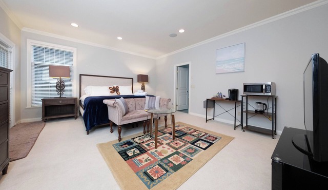 Prime Richmond Stay 10 min to YVR & Steveston