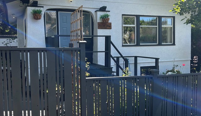 Primfield Cottage is a charming, fully detached 90-day vacation rental Fairfield