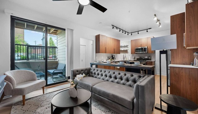 Pristine Double King 3BR suite | A+ Location| ADA| in Pittsburgh