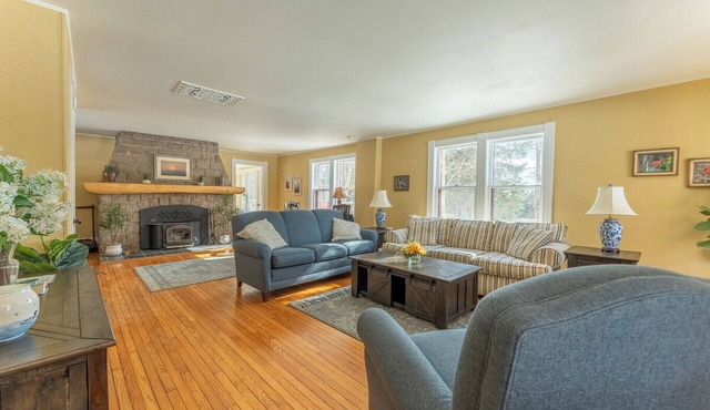 Private 2 Bedroom Historic Home with Fireplace & Fenced Yard. Pet-Friendly!