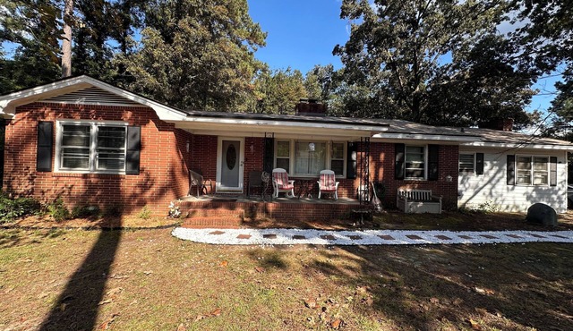 Private 2BR, 2BA Duplex style home with Living Room Kitchenette
