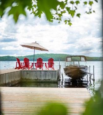 Private Cliffside Chalet Nestled in Nature With Western Sunsets & Waterfront Access Near Algonquin Park- Pass Included