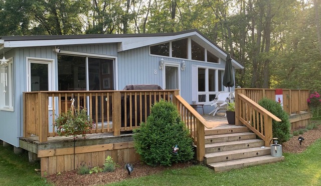 Private, cozy and steps from the beach!