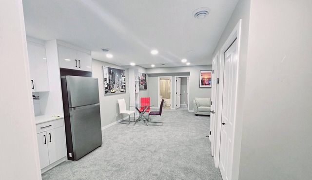 Private, Cozy, Lux, Spacious One Bedroom Suite