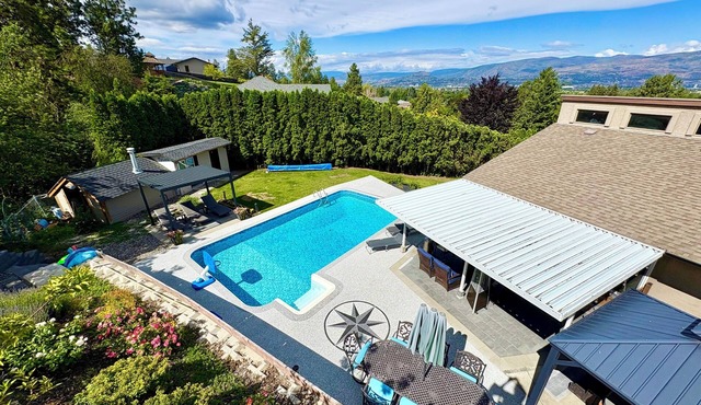 Private Oasis w/Heated Salt Water Pool, Hot Tub & Views