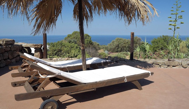 [Private Pool + Sea View + Garden + Barbecue] Mansion "Dammuso"