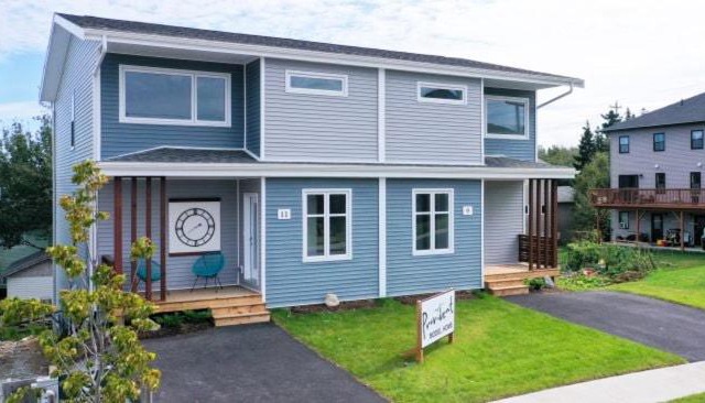 Private Spacious Walkout Suite Near Downtown