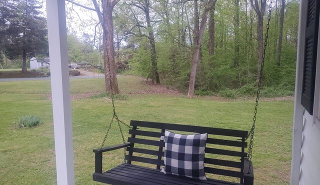 Quaint Cottage Centrally Located in the Heart of Virginia