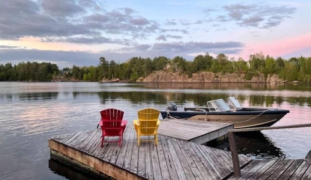 Quiet Lakefront Cottage near Parry Sound
