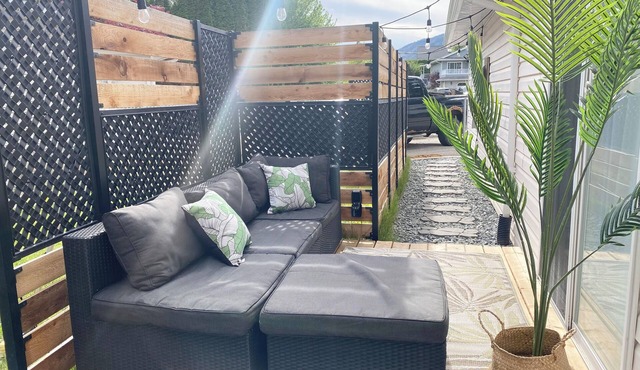 Quiet, private suite with parking, steps away from the West Kelowna Wine Trailsn