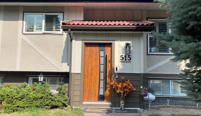 Quiet Retreat with Easy Access to City Amenities - Comfortable, Central and Cozy