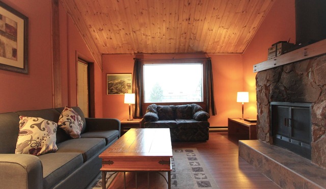 Rainbow Suites by Whistler Retreats
