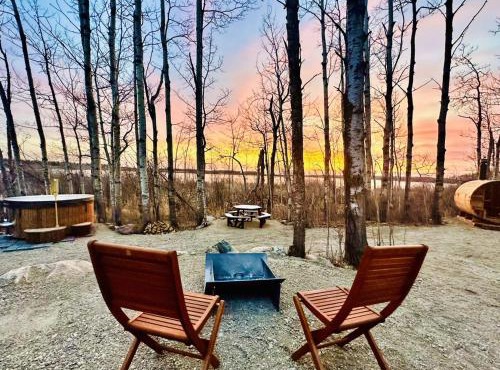 Refuge Bay's Aqua Tiny Home - Luxury Off Grid Escape