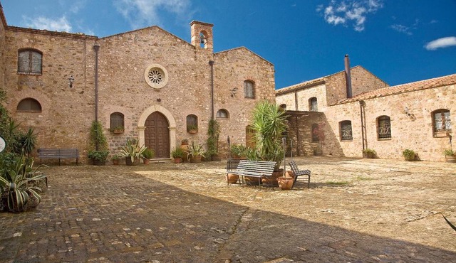 Relais Abbazia Santa Anastasia Resort & Winery
