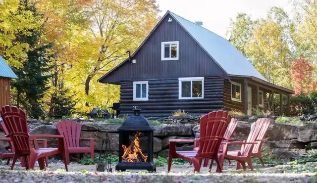 Relax and explore nature in a cozy chalet with spa and ATV trails