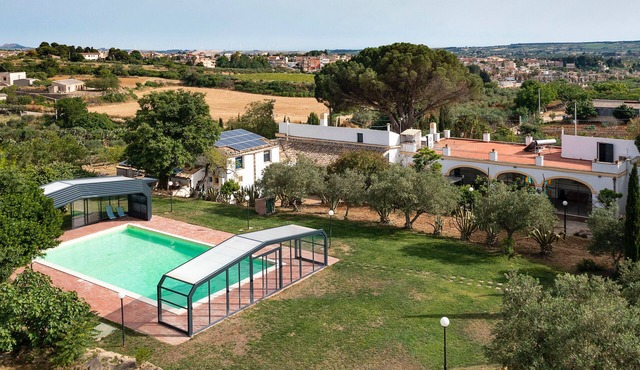 Relaxation and privacy in an oasis of Sicilian beauty and tradition