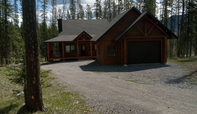 Relaxing mountain getaway nestled at the base of collisum mountain