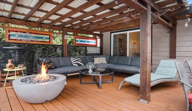Resort style 4 Bdr Home with Outdoor Pool & Jacuzzi