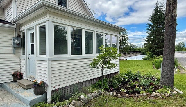 Riverfront Home on the Trent · Private Dock, Sunroom, Great Fishing