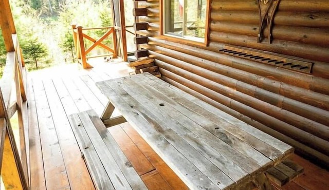 Riverside Cabin - sleeps 6