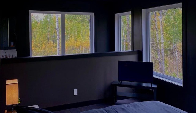 Romantic, Private Getaway, Tiny High-Rise cabin, Couples Retreat.