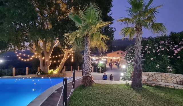 Room 'Arcaloro Resort Rooms Ghiro' with Shared Pool, Wi-Fi and Air Conditioning