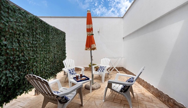 Room 'La Rocca 4' with Private Terrace, Wi-Fi and Air Conditioning