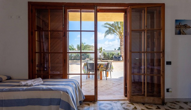 Room 'Tramontana' with Sea View, Wi-Fi and Air Conditioning