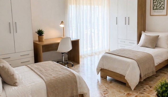 Room with private bathroom in apartment near policlinico cittadella catania