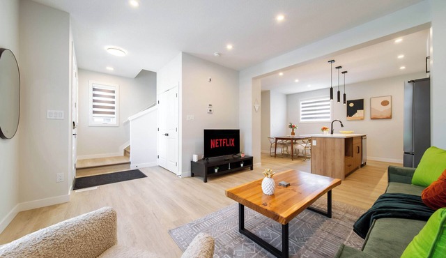 RusticModern3CornerSuite | KingBED | Parking | WEM | wifi