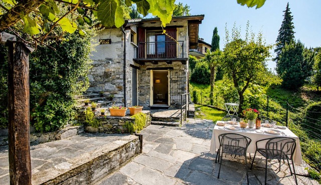 Rustico La Vigna by Lago Reisen