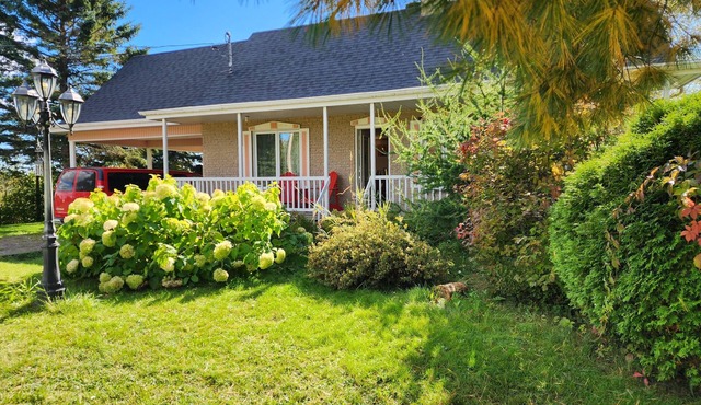 Saguenay getaway, cottage with rustic charm