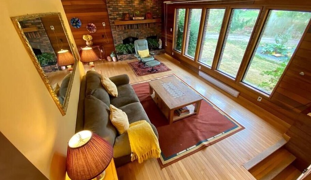 Scenic Country Home | Sleeps 12 Pet friendly, Port Alberni
