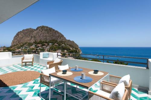 Sea Frame Design Apartments with Pool by Wonderful Italy