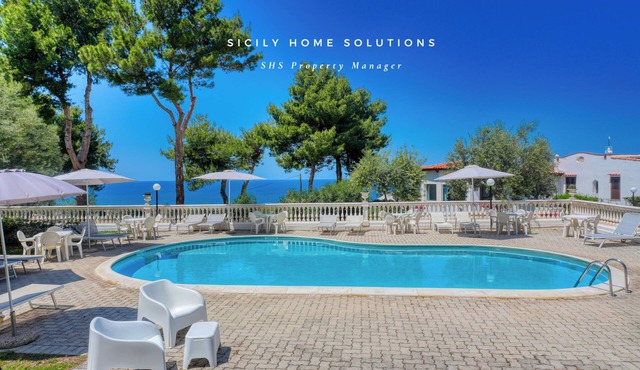 SEA VIEW cottages with pool Oasis Sea View in Villa By Sicily Home Solutions