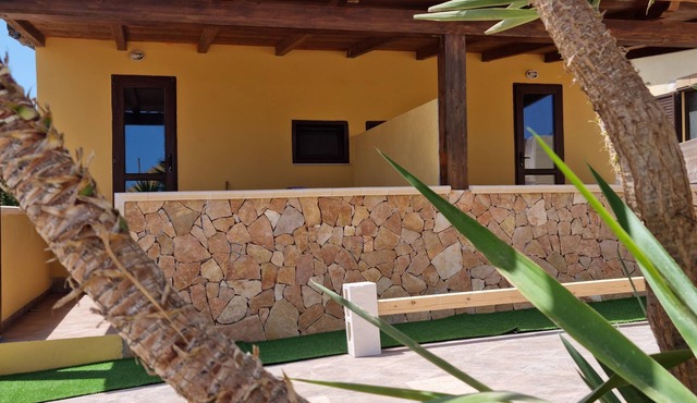 Seaside apartment with barbecue and outdoor furniture