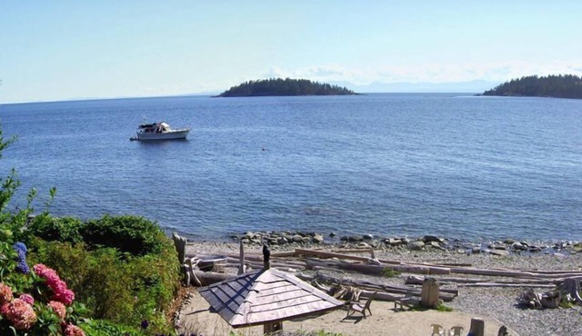 Sechelt Oceanfront Suites