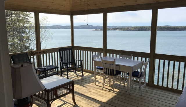 Secluded Oceanfrot cottage:Unbelievable oceanfront views-Screened in Gazebo