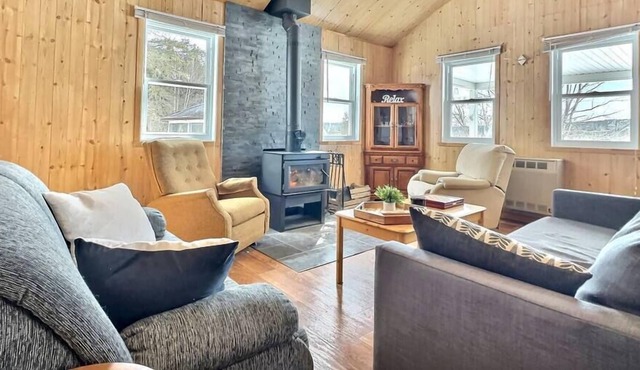 Self-sufficient cottage on the lake