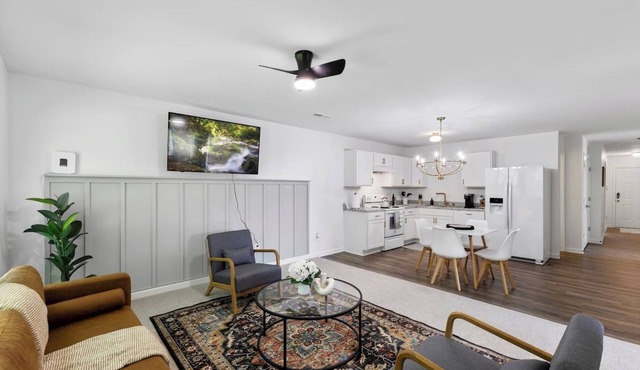 Serene 4BR Ranch near ELON UNI - Sleeps 8!