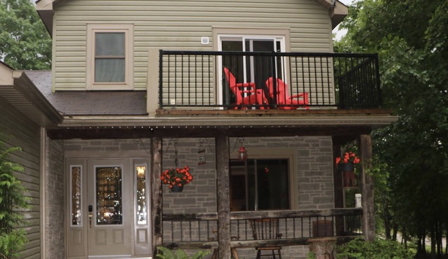 Serene and Cozy Cottage Escape Near Sauble, Tobermory and Wiarton