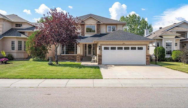 SHEER PERFECTION ~ 4BD, 2.5BA, K9 Friendly, on Eagle Quest Golf Course