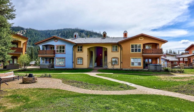 Ski-In 2BR w/Private Hot Tub Walk to Village Cozy & Spacious Retreat