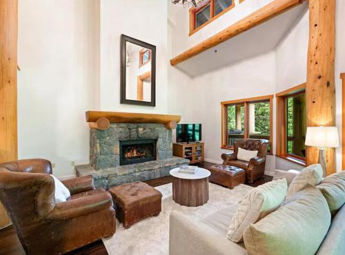 Ski In/Ski Out Luxury Home w/jacuz/fireplace